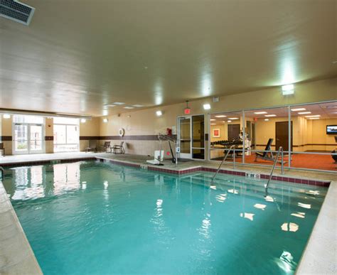 mohegan sun nearby hotels